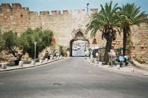 Old_Jerusalem_Dung_Gate_2